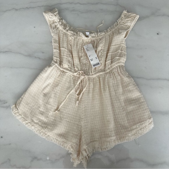 NEW UO Evie Off-The-Shoulder Check Romper Cream - Size XS (NWT) - Picture 5 of 6